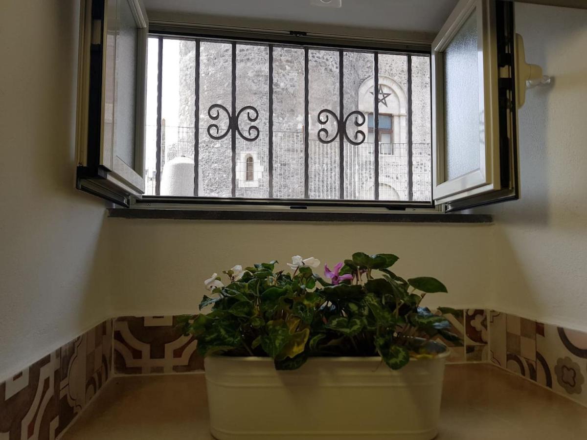 La Piccola Grotta Ursino Catânia Exterior foto