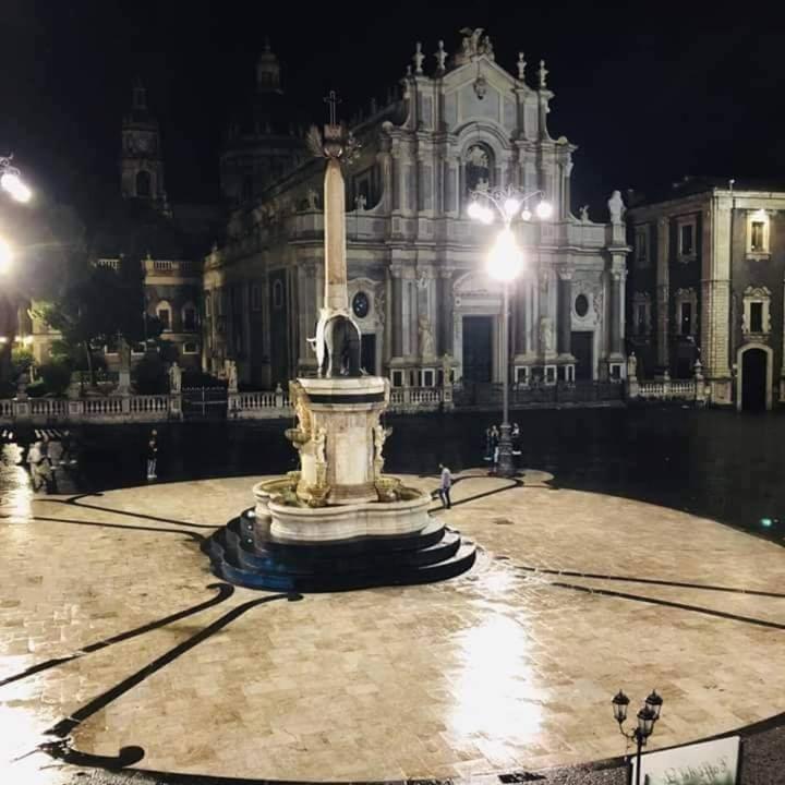 La Piccola Grotta Ursino Catânia Exterior foto