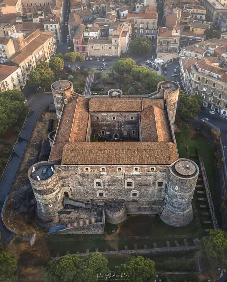 La Piccola Grotta Ursino Catânia Exterior foto
