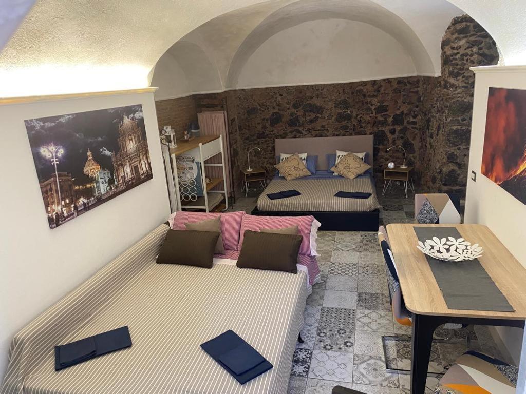 La Piccola Grotta Ursino Catânia Exterior foto